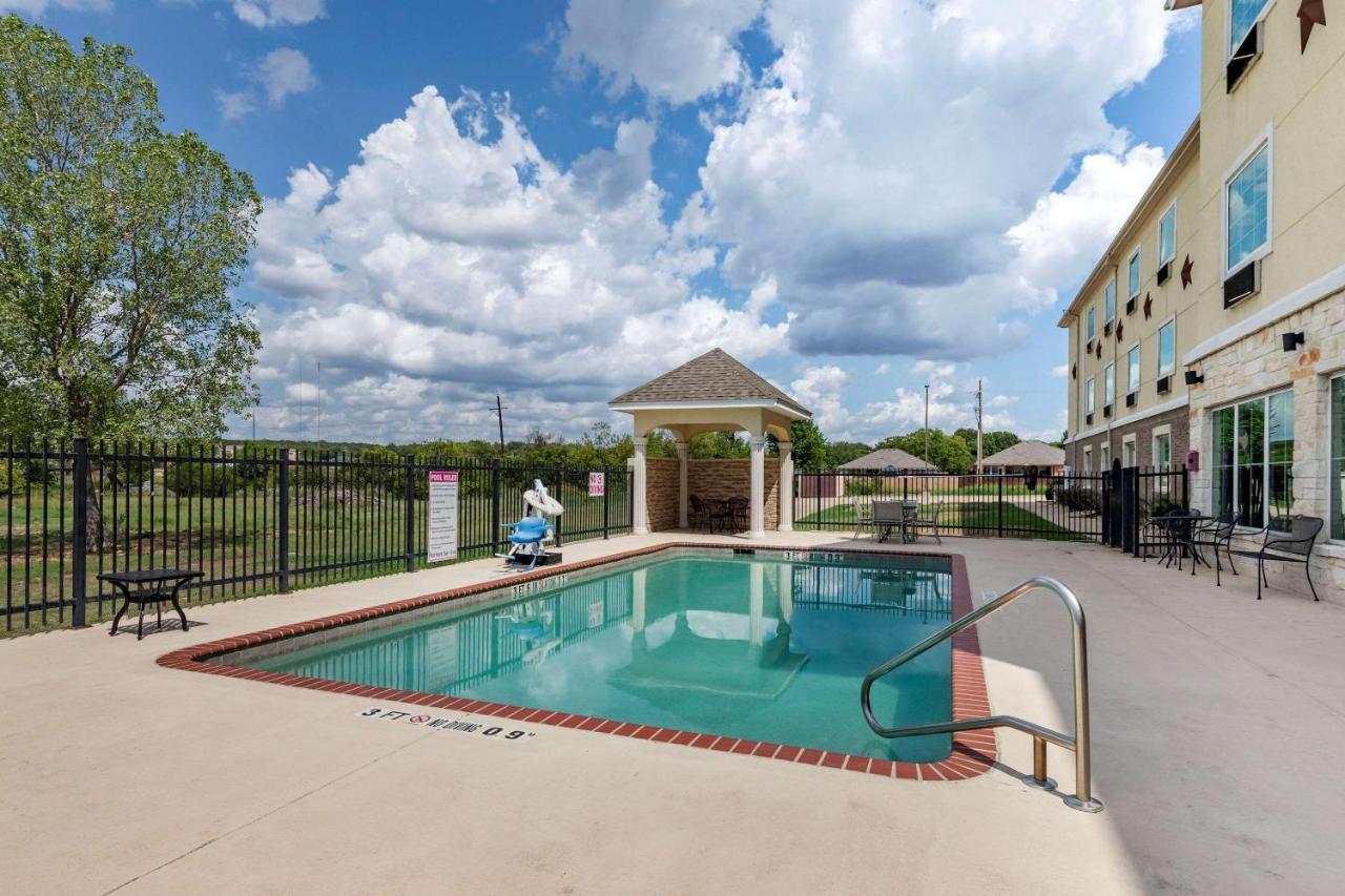 Comfort Inn & Suites Gatesville Near Fort Cavazos מראה חיצוני תמונה